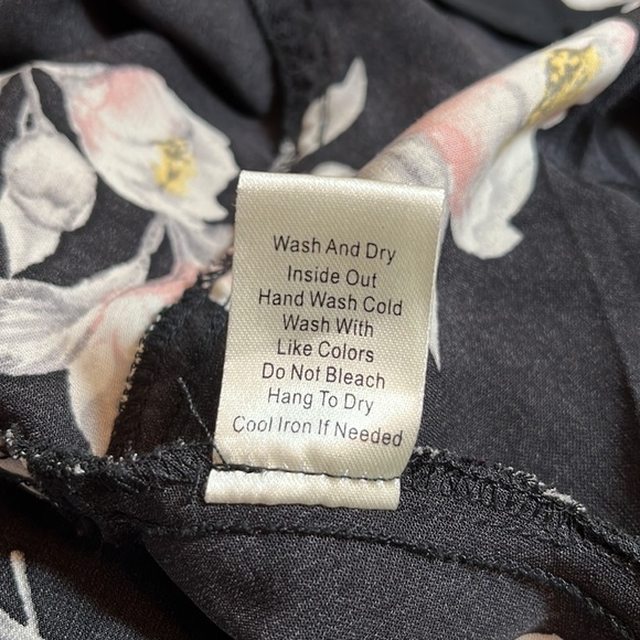 BLU Pepper Cold Shoulder Floral Mini Dress - Picture 13 of 14